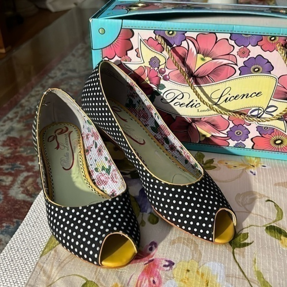 POETIC LICENSE | A Charmed Life Retro Print Polka Dot Print Wedges, size 38